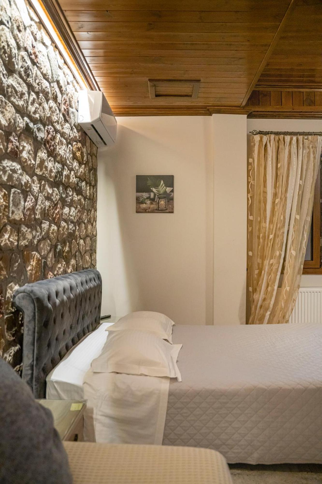 Liontos Rooms Pramanta Bagian luar foto
