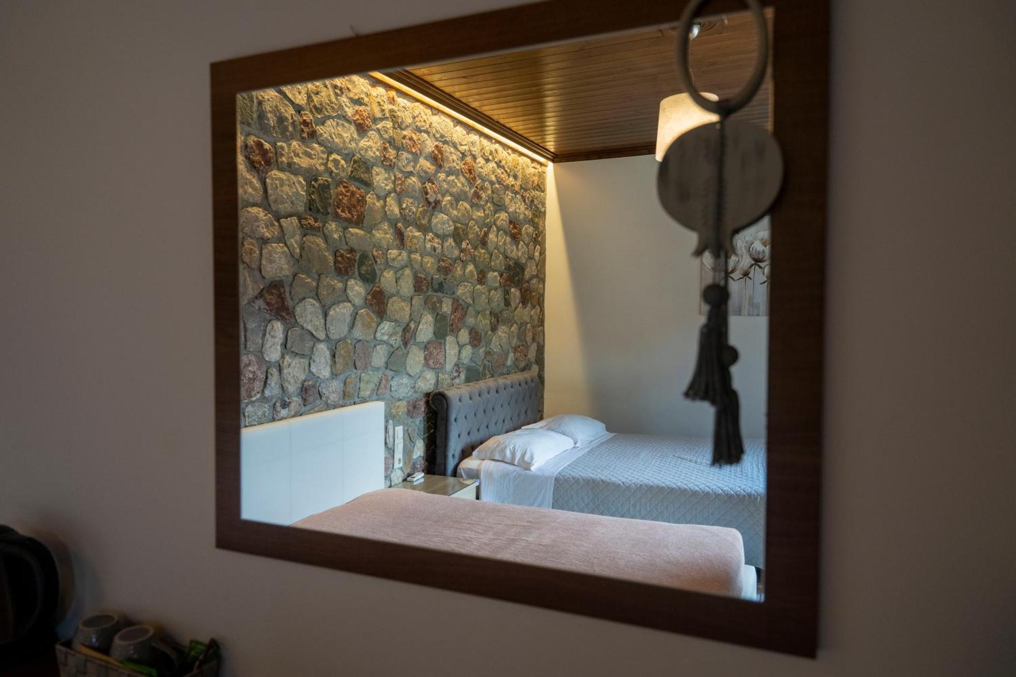 Liontos Rooms Pramanta Bagian luar foto