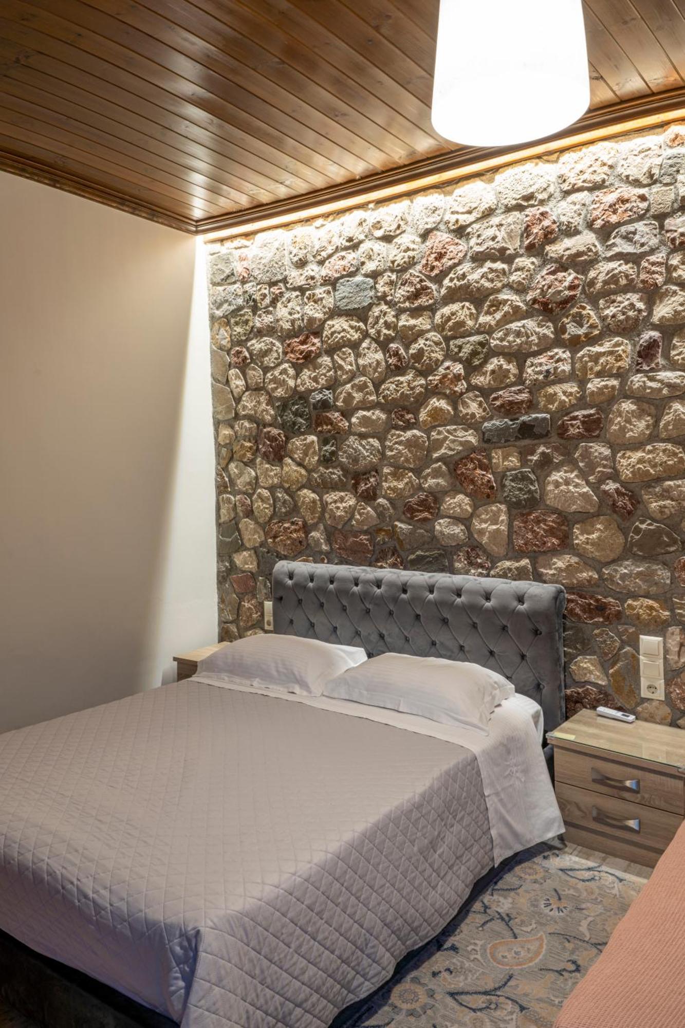 Liontos Rooms Pramanta Bagian luar foto